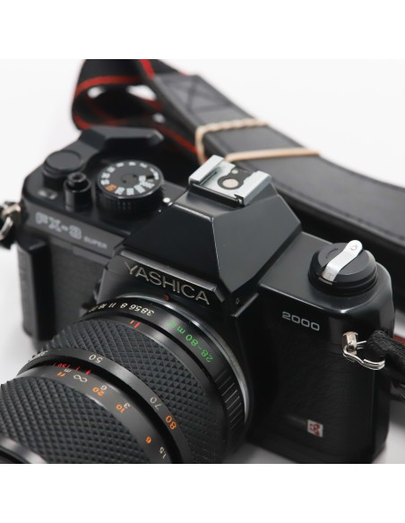 Yashica FX-3 Super 2000 + Yashica 28-80mm f/3.5-5.6 - Kit SLR Manual Japón