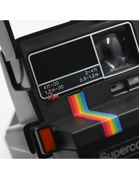 Polaroid 635 CL Supercolor - Cámara Instantánea 600 Arcoíris Clásica Icónica